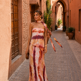 Vestido longo estampado com decote tomara que caia